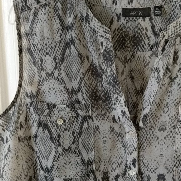 Top - Picture 3 of 3